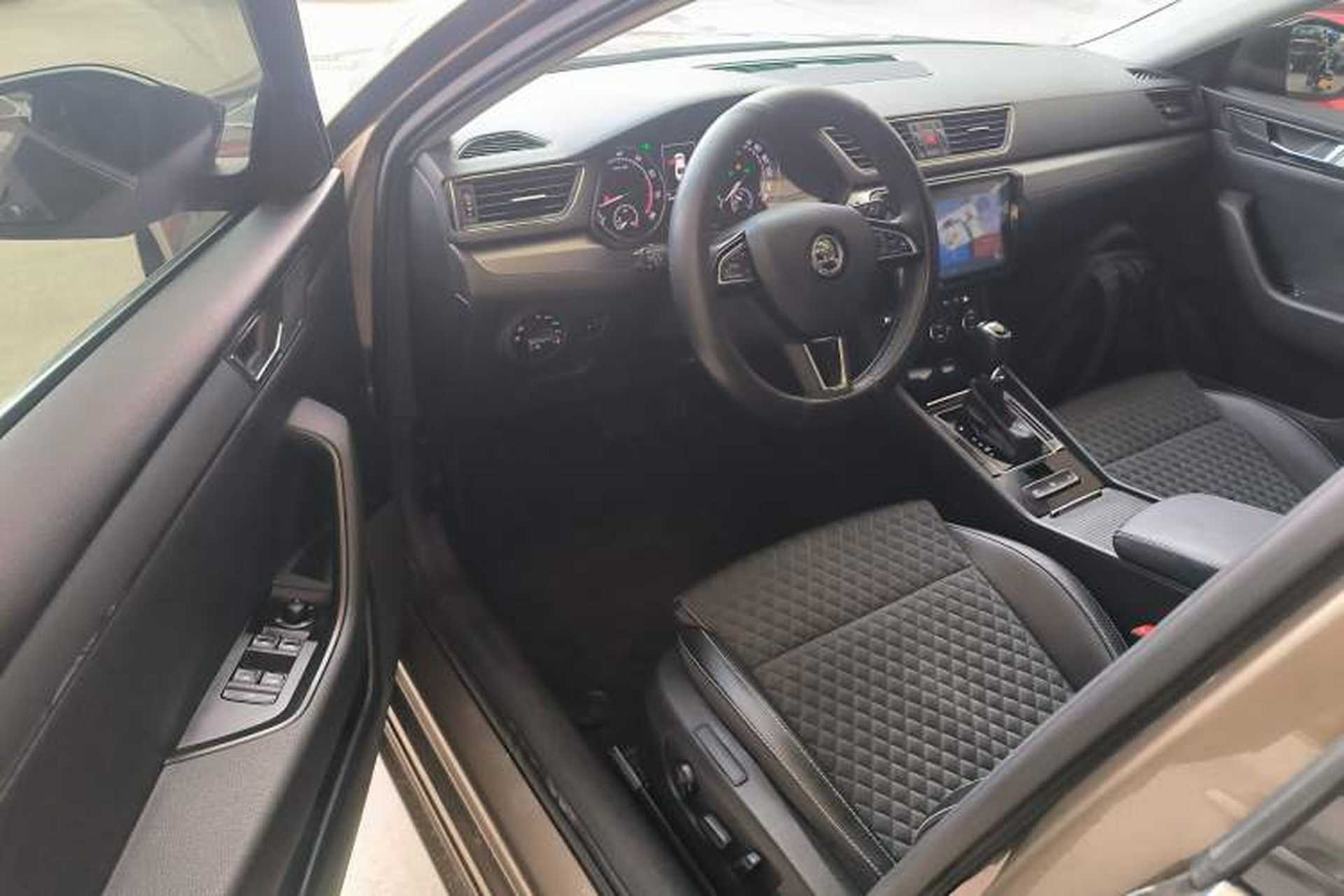 Used Skoda Superb 2016 TSI330 DSG Innovation Edition Driver Seat