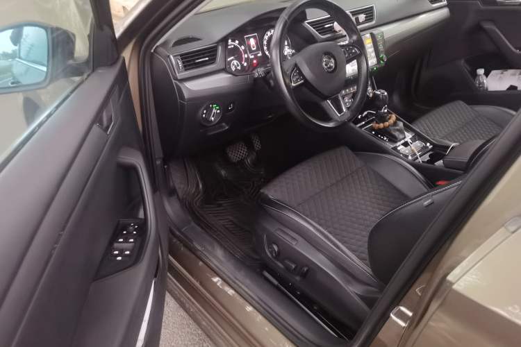 Used Skoda Superb 2016 TSI330 DSG Innovation Edition Driver Seat