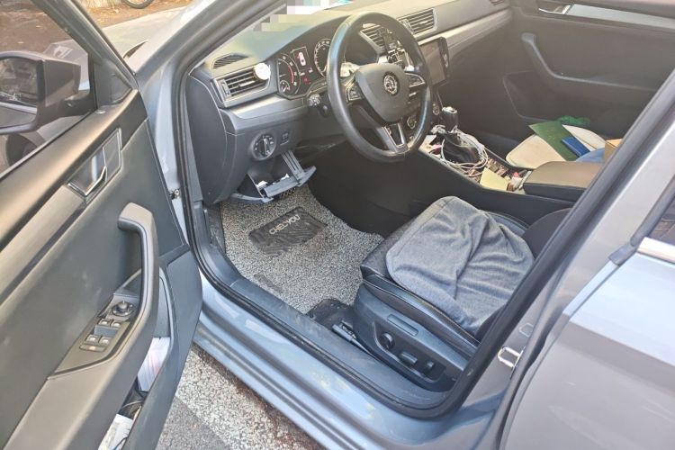 Used Skoda Superb 2016 TSI280 DSG Innovation Edition Driver Seat
