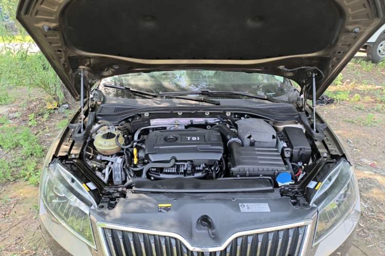Used Skoda Superb 2016 TSI330 DSG Smart Drive Edition Engine Bay