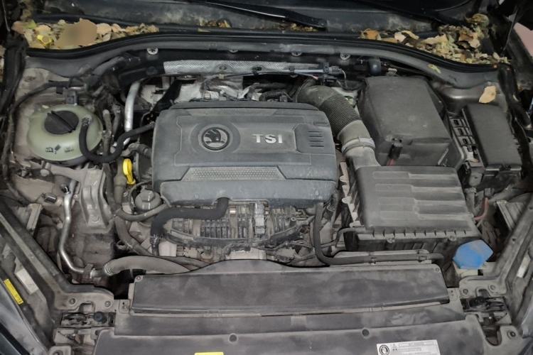 Used Skoda Superb 2016 TSI330 DSG Innovation Edition Engine Bay
