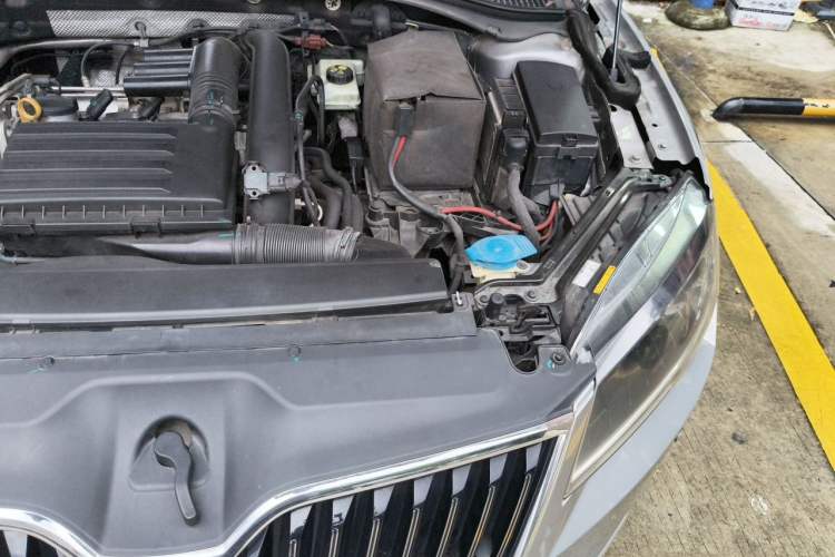 Used Skoda Superb 2016 TSI280 DSG Innovation Edition Engine Bay Left