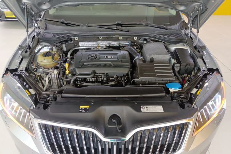 Used Skoda Superb 2016 TSI330 DSG Smart Drive Edition Engine Bay
