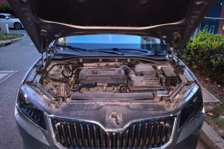 Used Skoda Superb 2016 TSI330 DSG Smart Drive Edition Engine Bay