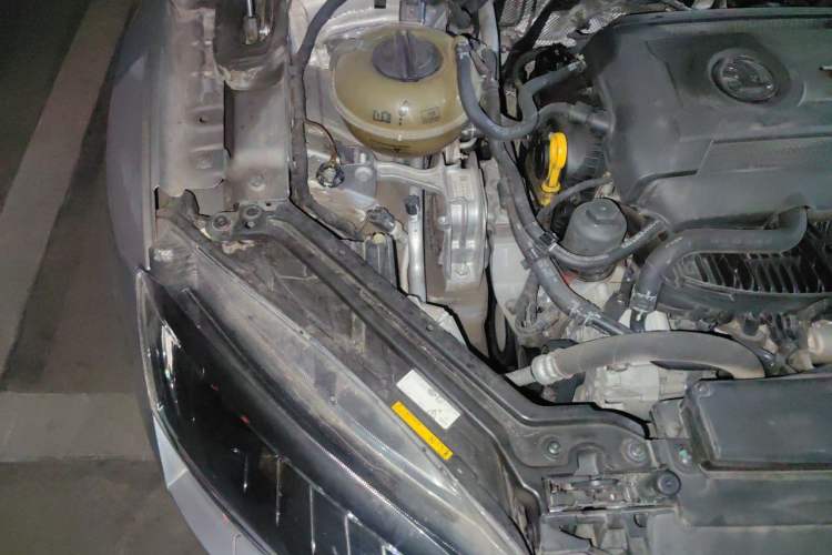 Used Skoda Superb 2016 TSI330 DSG Smart Drive Edition Engine Bay Right