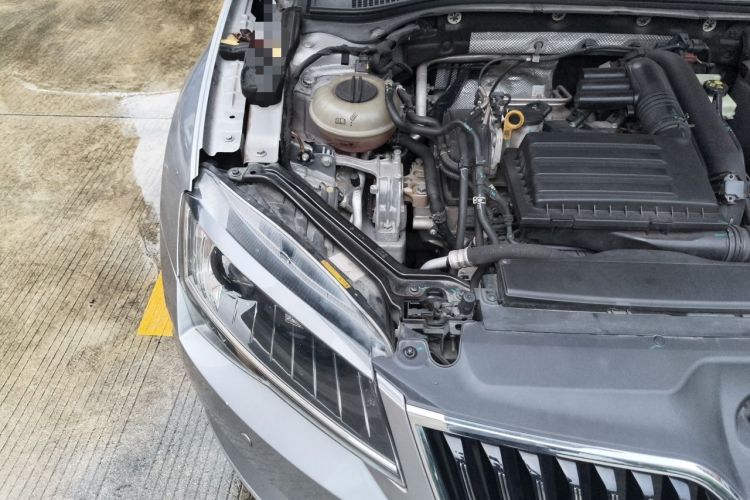 Used Skoda Superb 2016 TSI280 DSG Innovation Edition Engine Bay Right