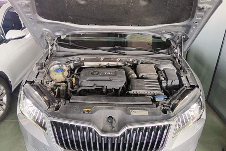 Used Skoda Superb 2016 TSI330 DSG Smart Drive Edition Engine Bay