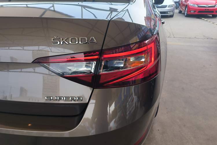 Used Skoda Superb 2016 TSI330 DSG Innovation Edition Exterior 3