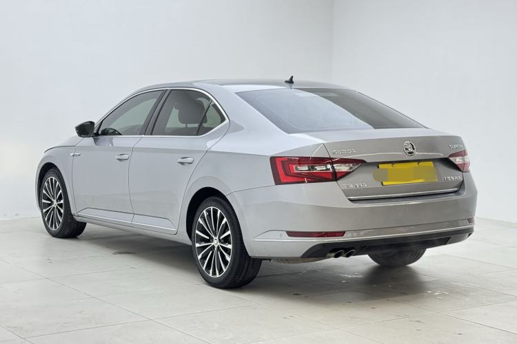 Used Skoda Superb 2016 TSI330 DSG Smart Drive Edition Exterior 3