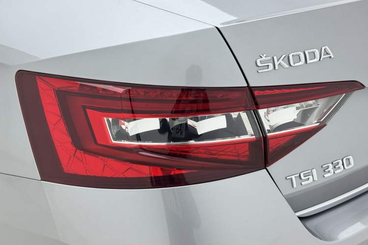 Used Skoda Superb 2016 TSI330 DSG Smart Drive Edition Exterior 7