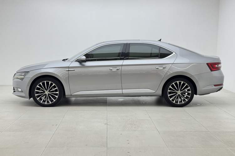 Used Skoda Superb 2016 TSI330 DSG Smart Drive Edition Exterior 9