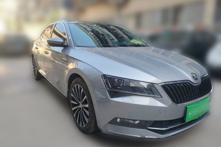 Used Skoda Superb 2016 TSI330 DSG Smart Drive Edition Front Right 45 Deg