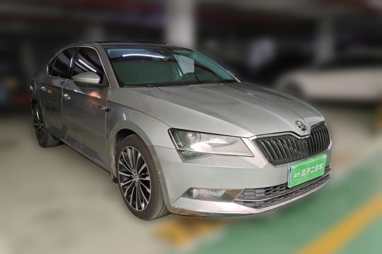 Used Skoda Superb 2016 TSI280 DSG Champion Edition Front Right 45 Deg