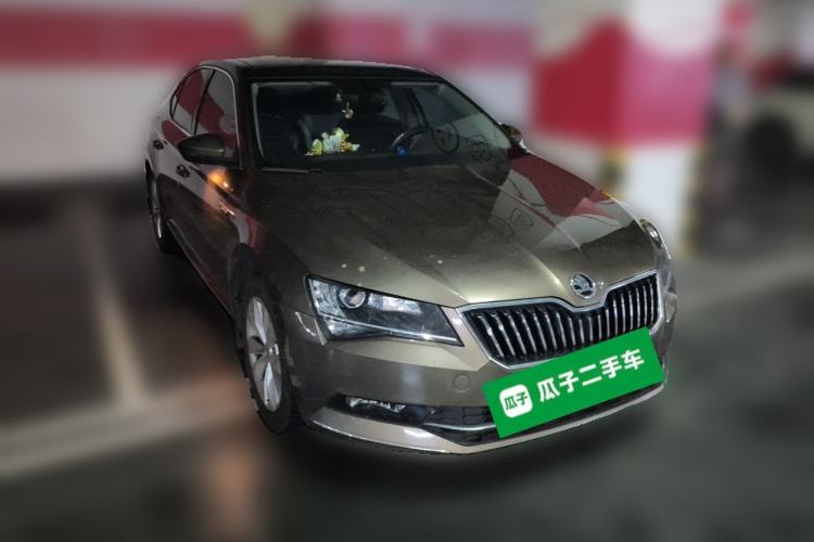 Used Skoda Superb 2016 TSI330 DSG Innovation Edition Front Right 45 Deg
