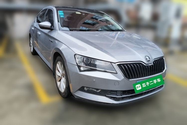Used Skoda Superb 2016 TSI280 DSG Innovation Edition Front Right 45 Deg