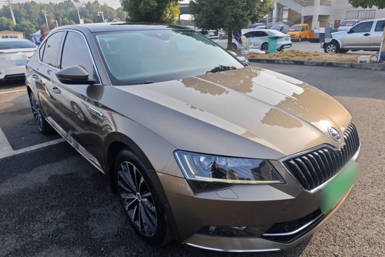 Used Skoda Superb 2016 TSI330 DSG Smart Drive Edition Front Right 45 Deg