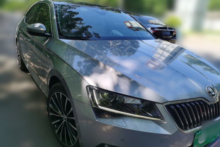 Used Skoda Superb 2016 TSI330 DSG Smart Drive Edition Front Right 45 Deg