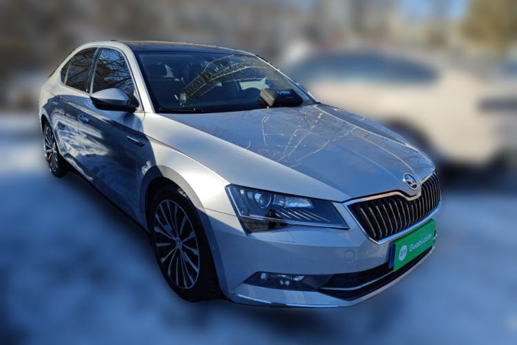 Used Skoda Superb 2016 TSI330 DSG Smart Drive Edition Front Right 45 Deg