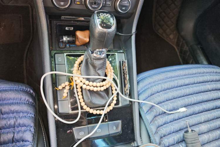 Used Skoda Superb 2016 TSI280 DSG Innovation Edition Gear Lever