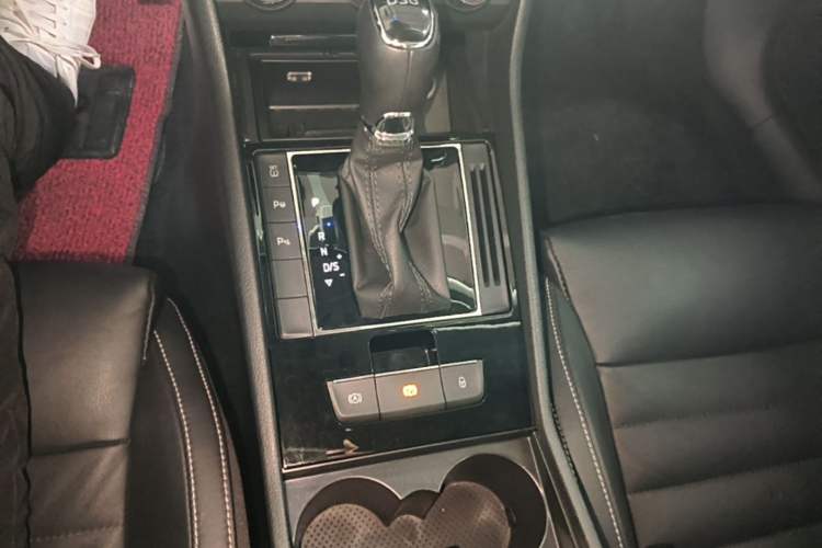 Used Skoda Superb 2016 TSI330 DSG Smart Drive Edition Gear Lever