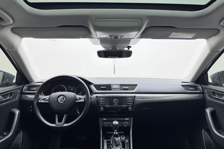 Used Skoda Superb 2016 TSI330 DSG Smart Drive Edition Interior 2