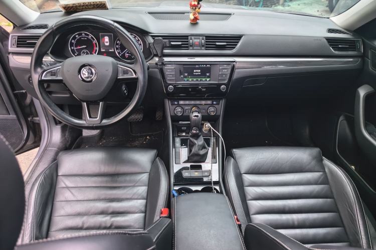Used Skoda Superb 2016 TSI330 DSG Smart Drive Edition Interior 2
