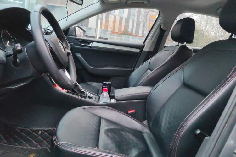 Used Skoda Superb 2016 TSI280 DSG Advanced Edition Left Front Seat