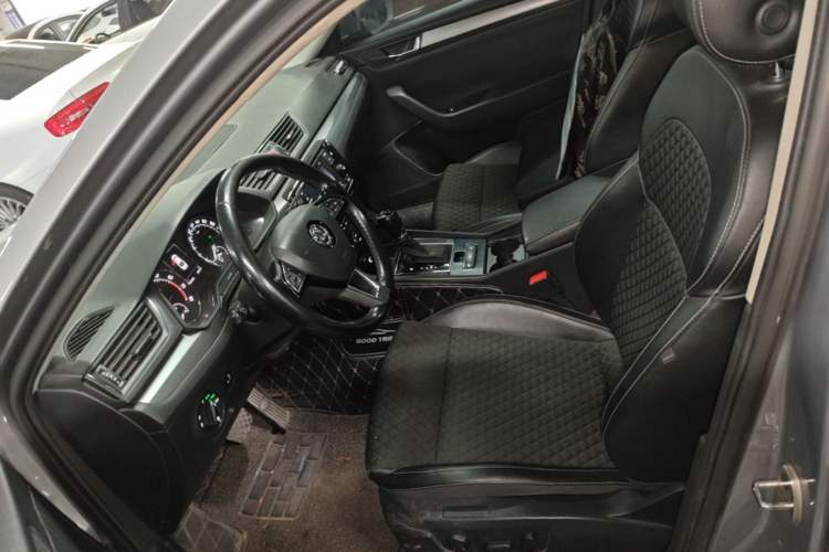 Used Skoda Superb 2016 TSI280 DSG Innovation Edition Left Front Seat