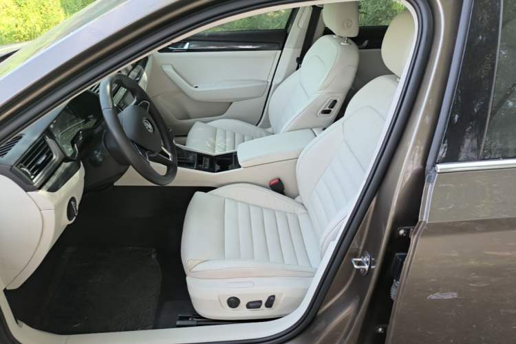 Used Skoda Superb 2016 TSI330 DSG Smart Drive Edition Left Front Seat