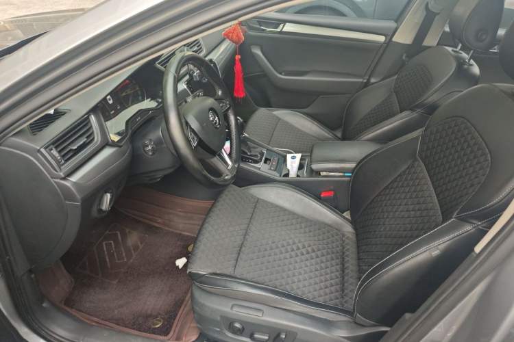 Used Skoda Superb 2016 TSI280 DSG Innovation Edition Left Front Seat