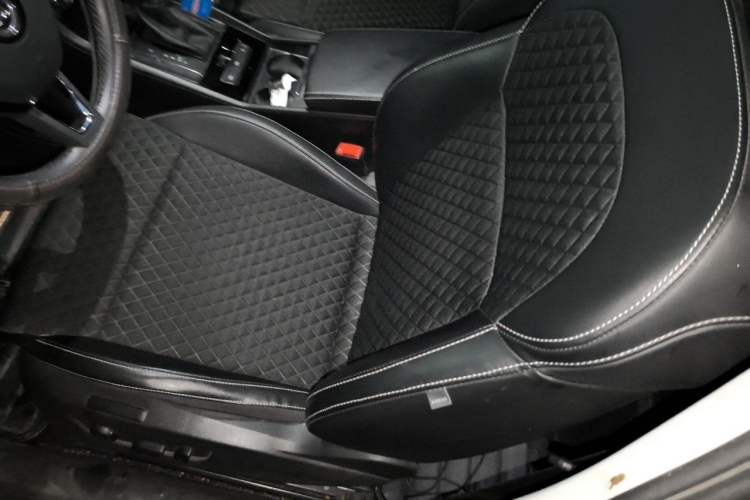 Used Skoda Superb 2016 TSI330 DSG Innovation Edition Left Front Seat