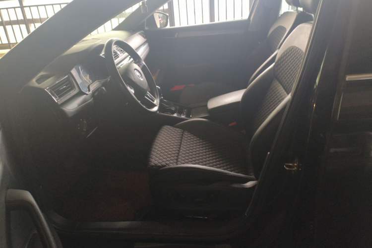 Used Skoda Superb 2016 TSI280 DSG Innovation Edition Left Front Seat