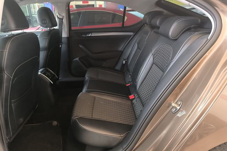 Used Skoda Superb 2016 TSI330 DSG Innovation Edition Left Rear Seat