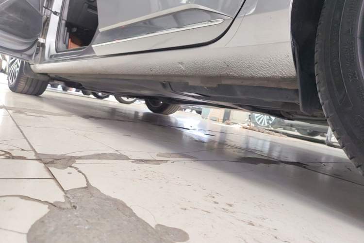 Used Skoda Superb 2016 TSI330 DSG Smart Drive Edition Left Side Sill