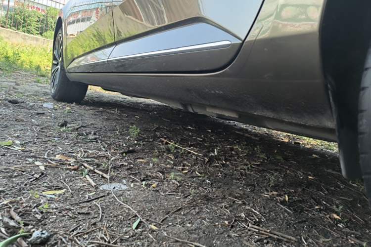 Used Skoda Superb 2016 TSI330 DSG Smart Drive Edition Left Side Sill
