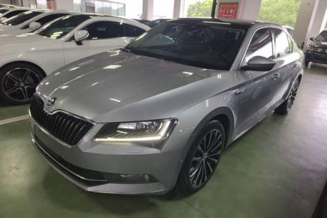 Skoda Superb 2016 TSI330 DSG Smart Drive Edition usado