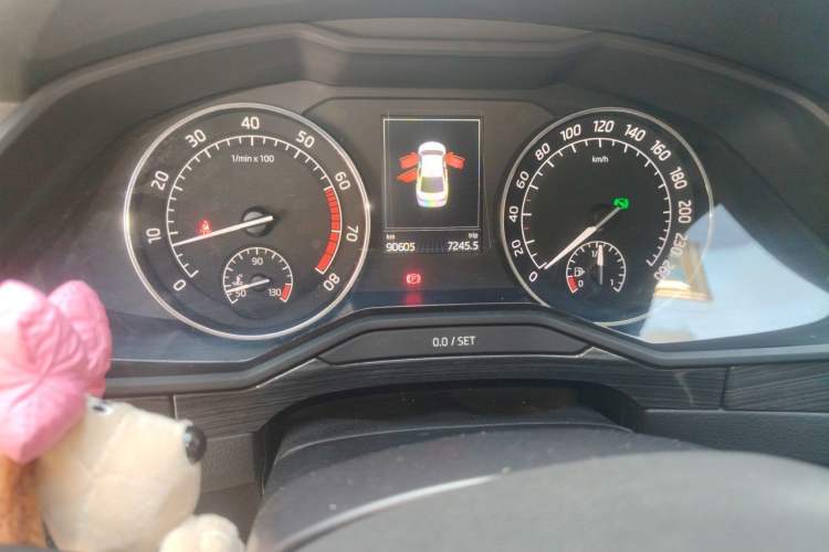 Used Skoda Superb 2016 TSI330 DSG Smart Drive Edition Odometer Close Up