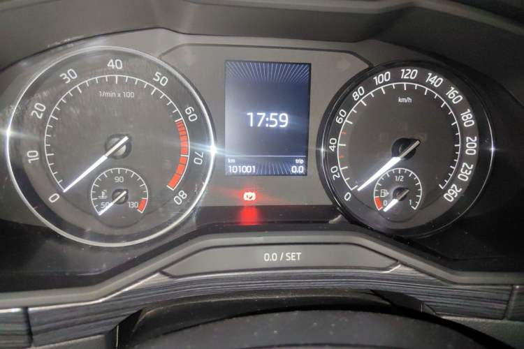 Used Skoda Superb 2016 TSI330 DSG Smart Drive Edition Odometer Close Up