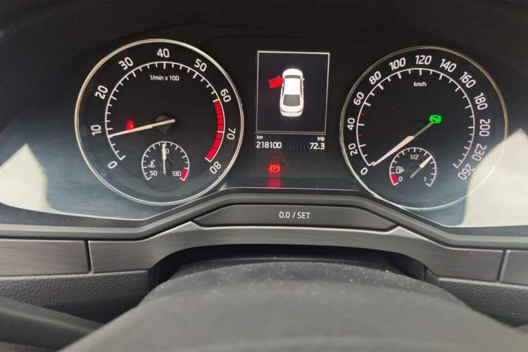Used Skoda Superb 2016 TSI280 DSG Innovation Edition Odometer Close Up