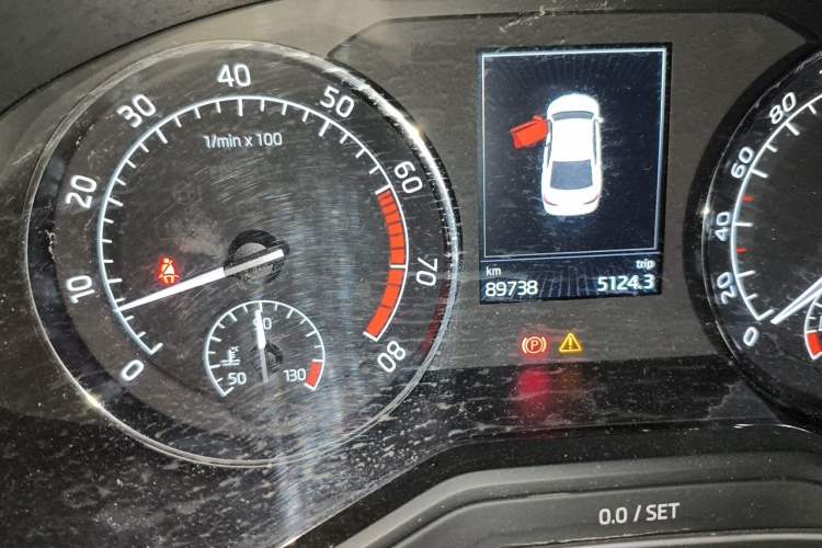 Used Skoda Superb 2016 TSI330 DSG Innovation Edition Odometer Close Up