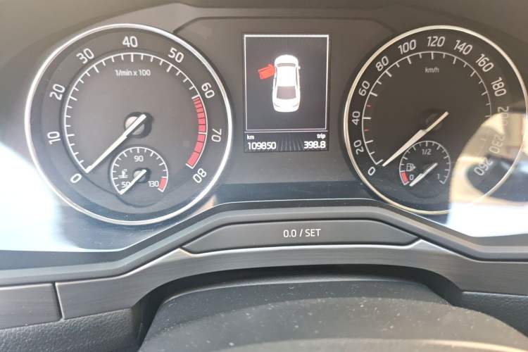 Used Skoda Superb 2016 TSI280 DSG Innovation Edition Odometer Close Up