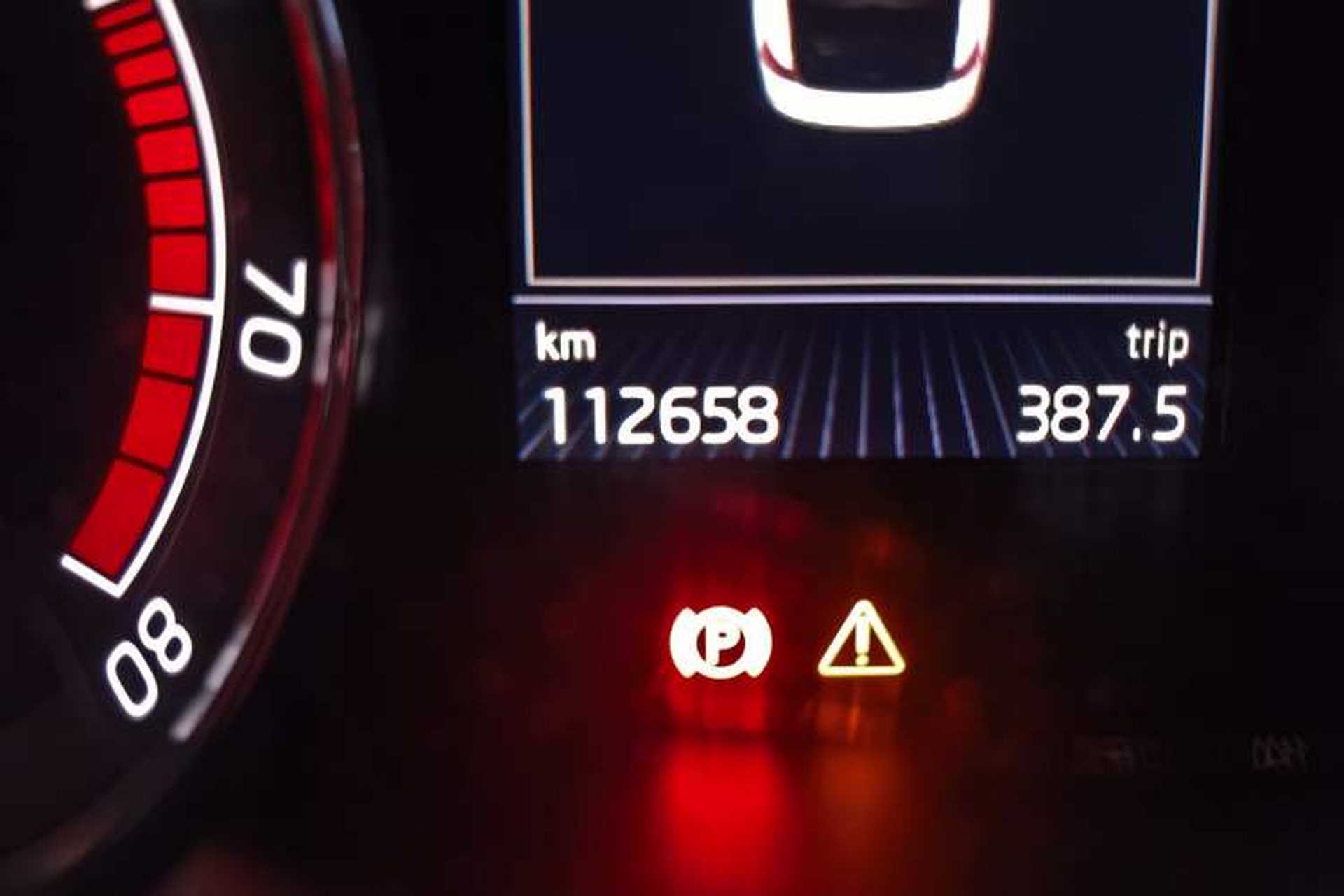 Used Skoda Superb 2016 TSI330 DSG Smart Drive Edition Odometer Close Up