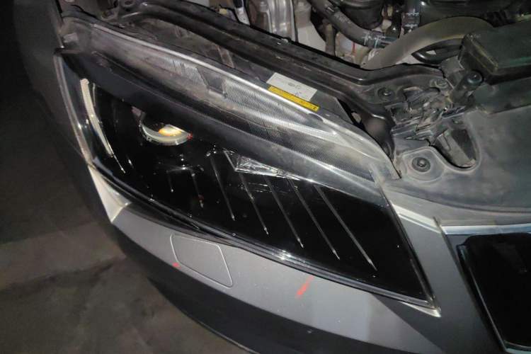 Used Skoda Superb 2016 TSI330 DSG Smart Drive Edition Right Front Headlight