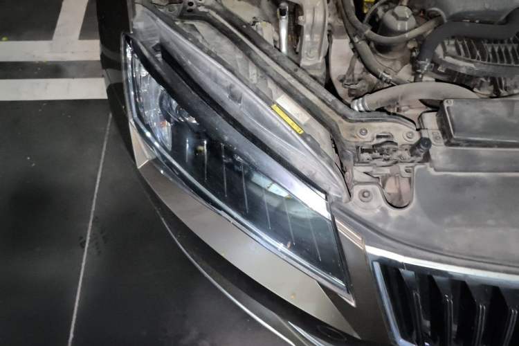 Used Skoda Superb 2016 TSI330 DSG Innovation Edition Right Front Headlight
