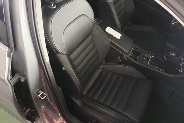 Used Skoda Superb 2016 TSI330 DSG Smart Drive Edition Right Front Seat