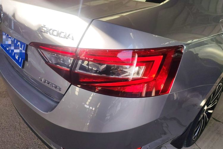 Used Skoda Superb 2016 TSI330 DSG Smart Drive Edition Right Rear Taillight