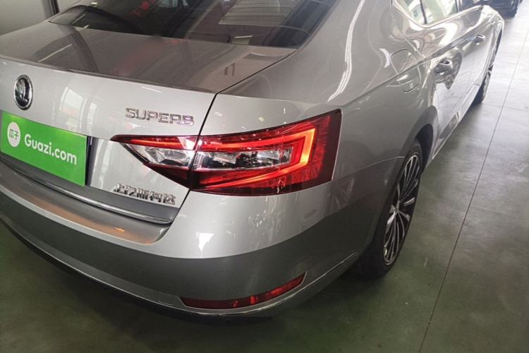 Used Skoda Superb 2016 TSI330 DSG Smart Drive Edition Right Rear Taillight