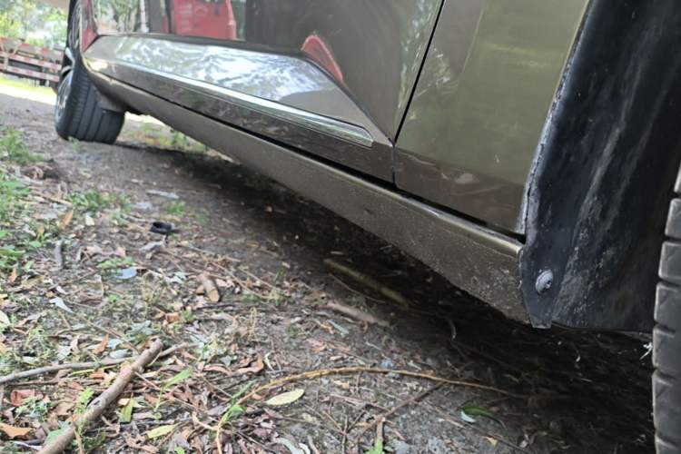 Used Skoda Superb 2016 TSI330 DSG Smart Drive Edition Right Side Sill