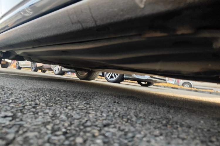 Used Skoda Superb 2016 TSI330 DSG Smart Drive Edition Right Side Sill