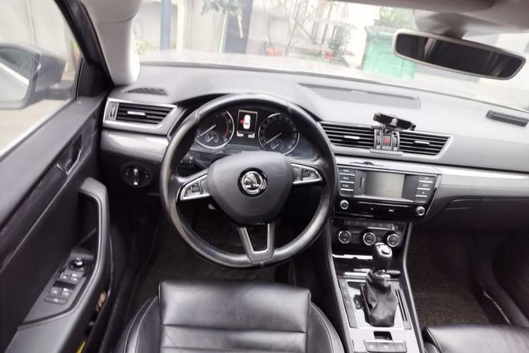 Used Skoda Superb 2016 TSI330 DSG Smart Drive Edition Steering Wheel